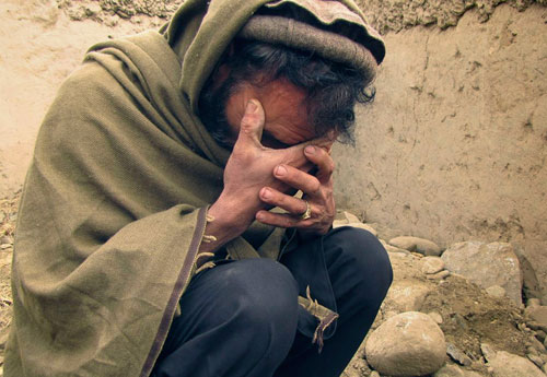 afghan mourns